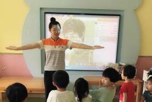 2015级学生曾溪竹 现就业于沈阳淘气堡幼稚园